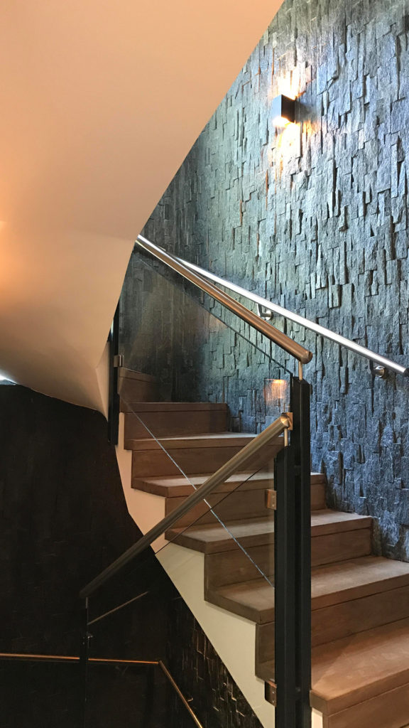 Chalets Chamonix escaliers Mondial Peinture